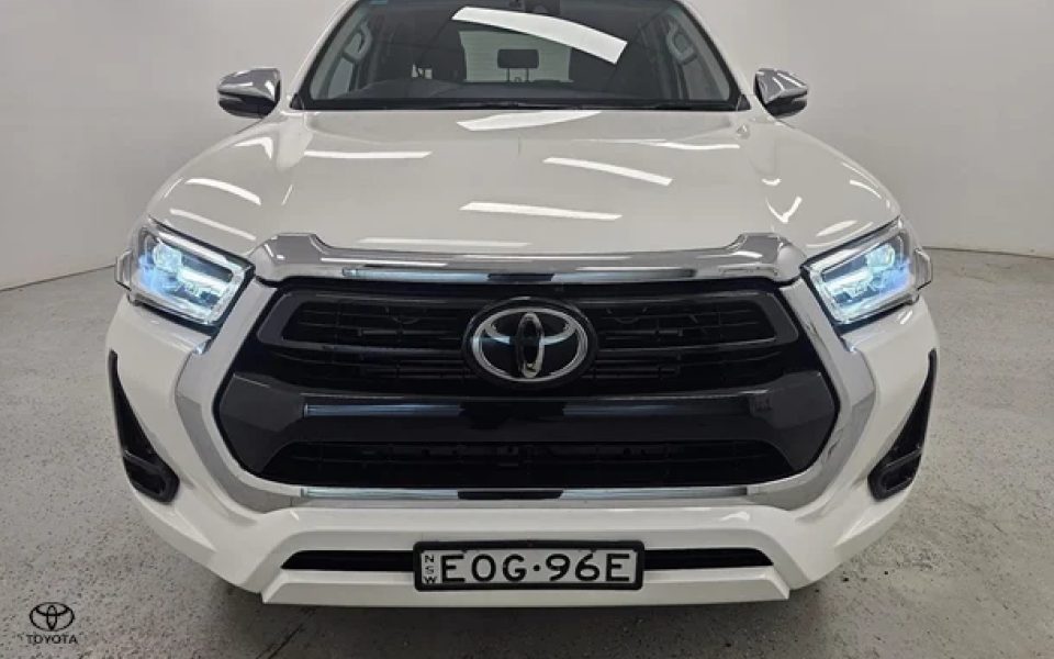 2021 Toyota Hilux SR5