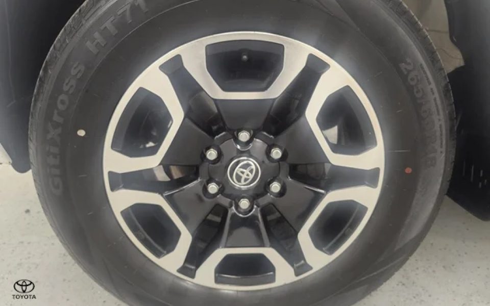 2021 Toyota Hilux SR5