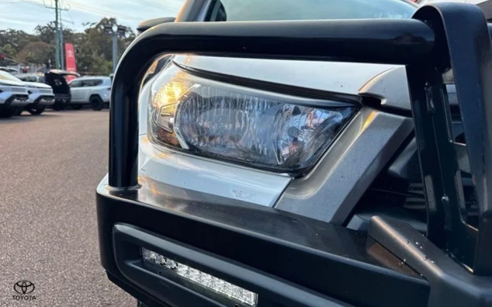 2022 Toyota Hilux SR