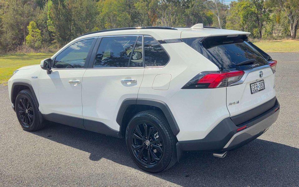 2024 Toyota RAV4 Hybrid Cruiser 2WD