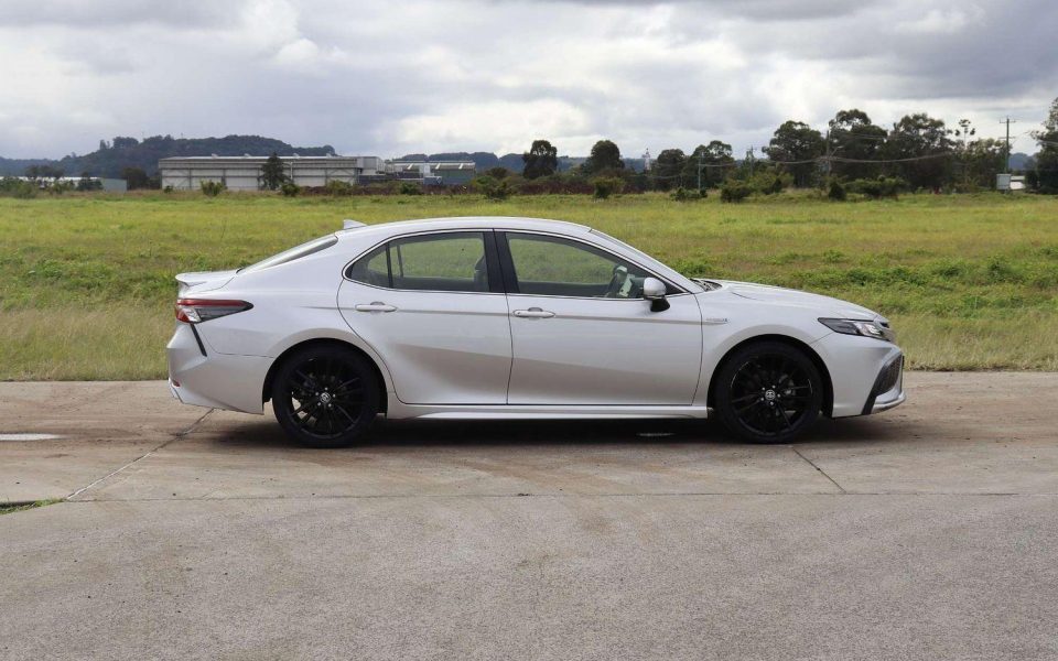 2021 Toyota Camry Hybrid SX