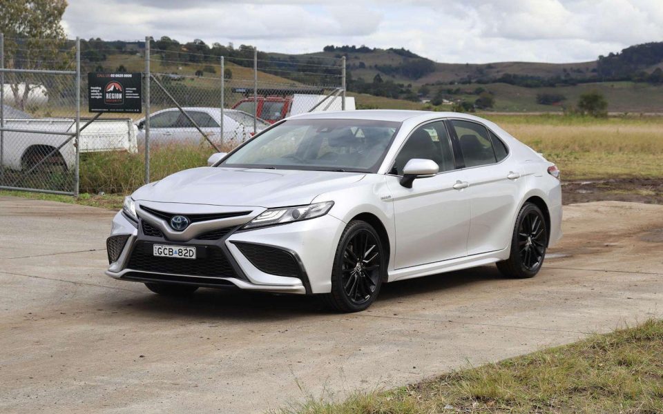 2021 Toyota Camry Hybrid SX