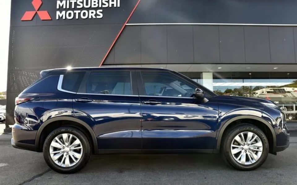 2025 Mitsubishi Outlander ZM MY25 ES 2WD Cosmic Blue 8 Speed Constant Variable Wagon