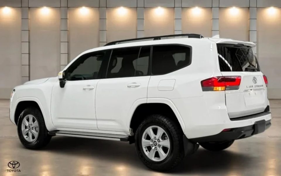 2024 Toyota Landcruiser GXL