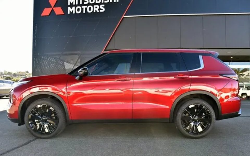 2026 Mitsubishi Outlander ZM MY26 Black Edition 2WD Red Diamond 8 Speed Constant Variable Wagon
