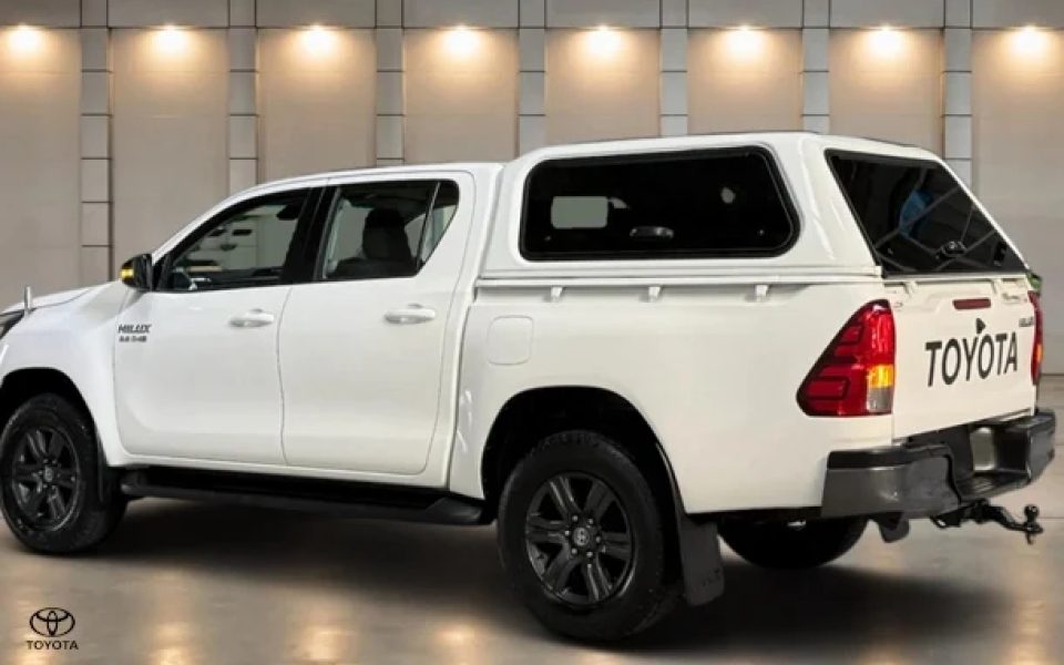 2022 Toyota Hilux SR