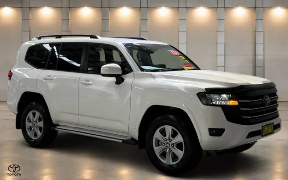 2024 Toyota Landcruiser GXL