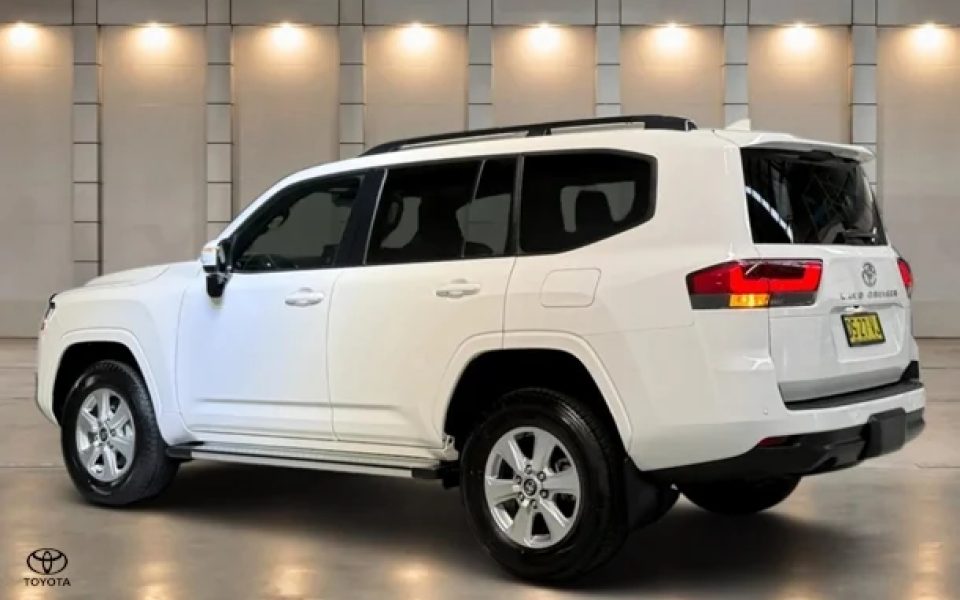 2024 Toyota Landcruiser GXL