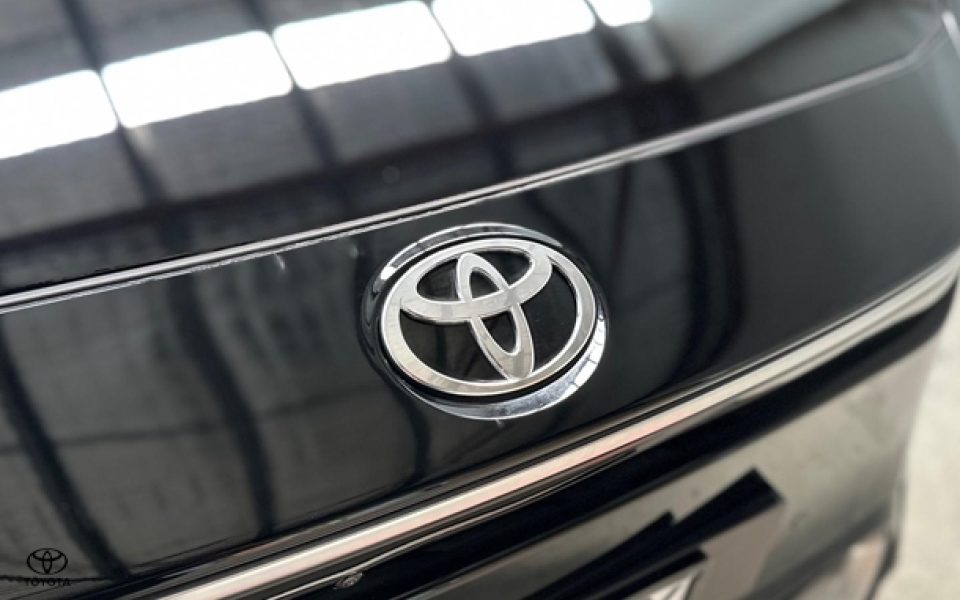 2024 Toyota bZ4X Base
