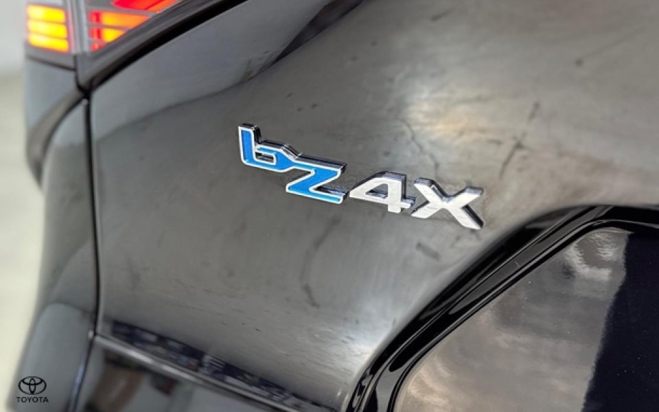 2024 Toyota bZ4X Base