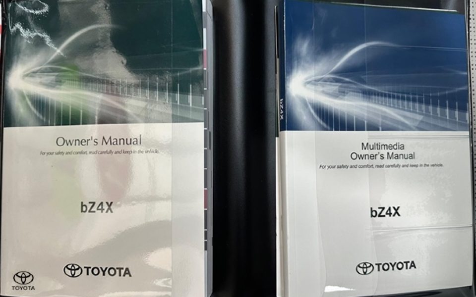 2024 Toyota bZ4X Base