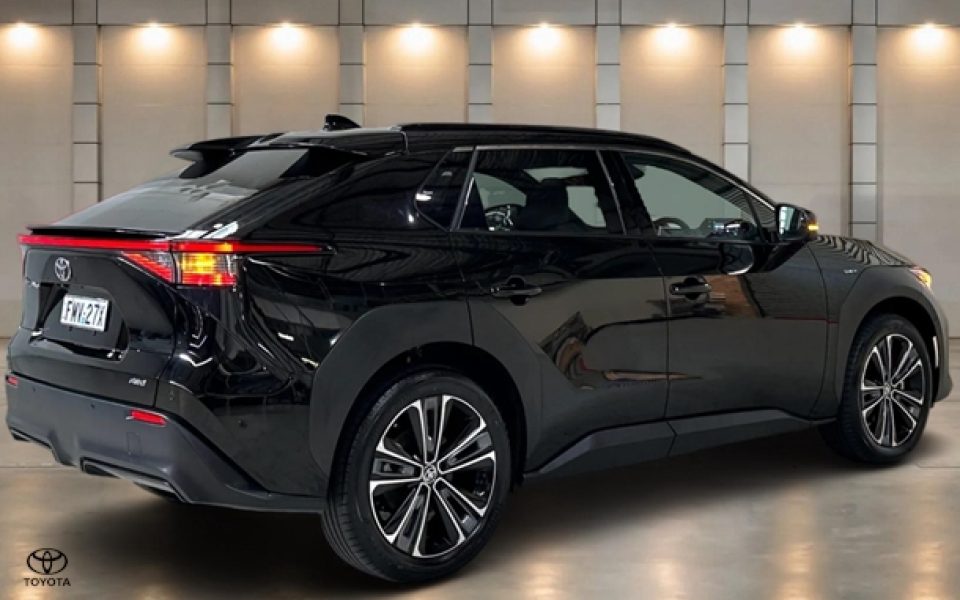 2024 Toyota bZ4X Base
