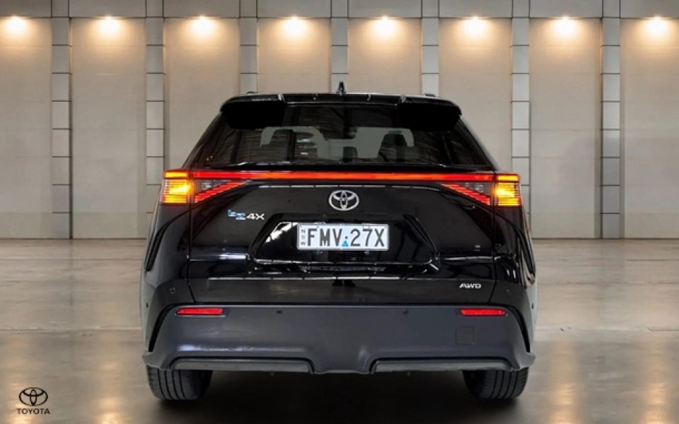 2024 Toyota bZ4X Base