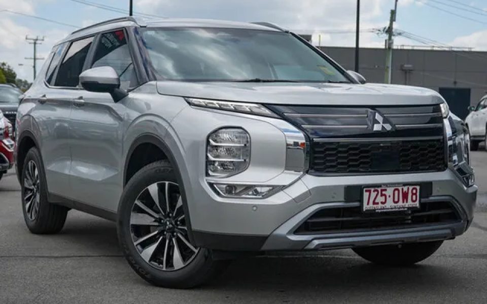 2025 Mitsubishi Outlander ZM MY25 LS 2WD Sterling Silver 8 Speed Constant Variable Wagon