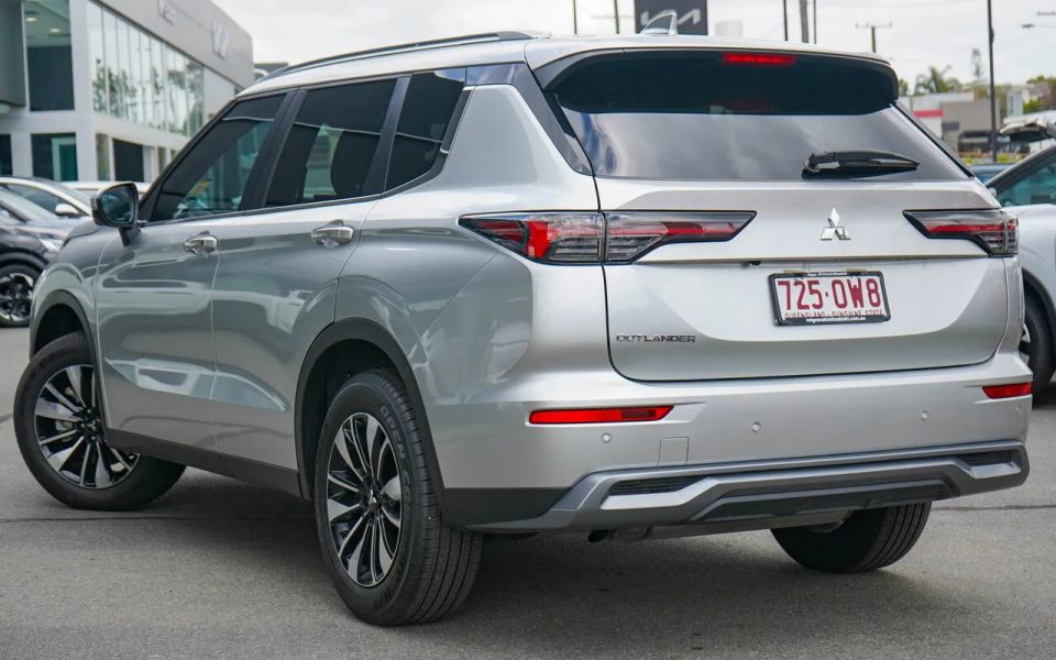 2025 Mitsubishi Outlander ZM MY25 LS 2WD Sterling Silver 8 Speed Constant Variable Wagon