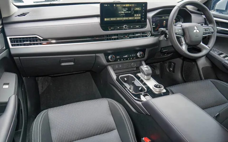 2025 Mitsubishi Outlander ZM MY25 LS 2WD Sterling Silver 8 Speed Constant Variable Wagon