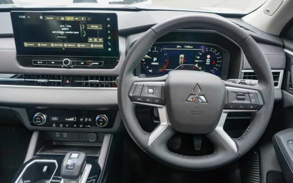 2025 Mitsubishi Outlander ZM MY25 LS 2WD Sterling Silver 8 Speed Constant Variable Wagon
