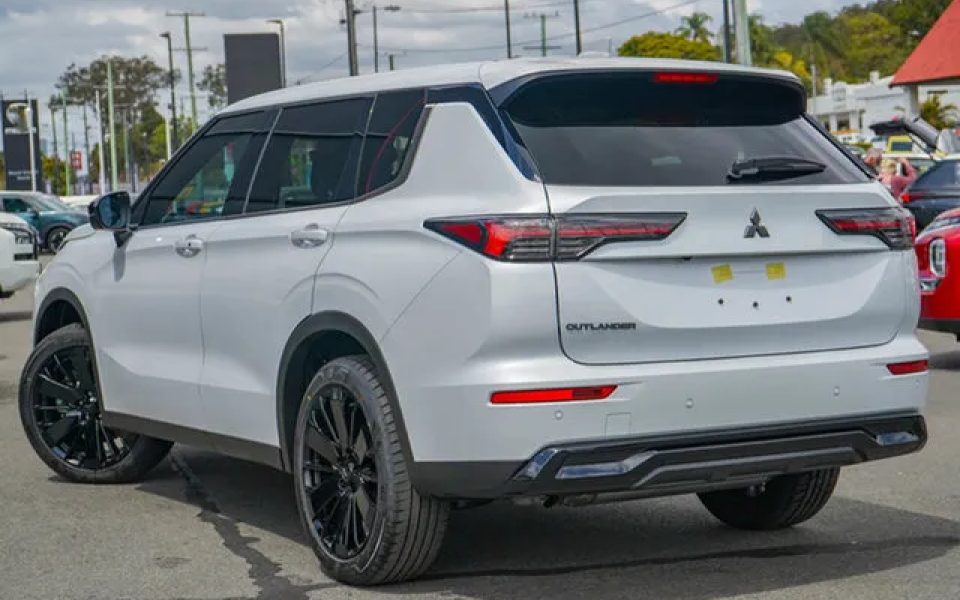 2026 Mitsubishi Outlander ZM MY26 Black Edition 2WD White Diamond 8 Speed Constant Variable Wagon