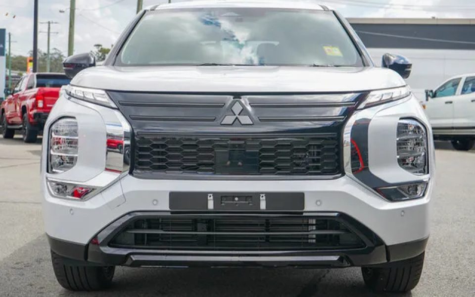 2026 Mitsubishi Outlander ZM MY26 Black Edition 2WD White Diamond 8 Speed Constant Variable Wagon