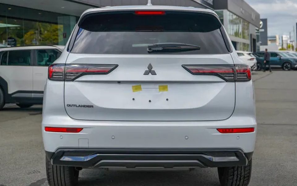 2026 Mitsubishi Outlander ZM MY26 Black Edition 2WD White Diamond 8 Speed Constant Variable Wagon