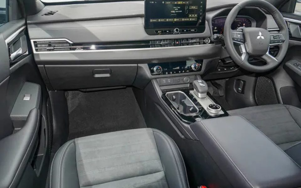 2026 Mitsubishi Outlander ZM MY26 Black Edition 2WD White Diamond 8 Speed Constant Variable Wagon