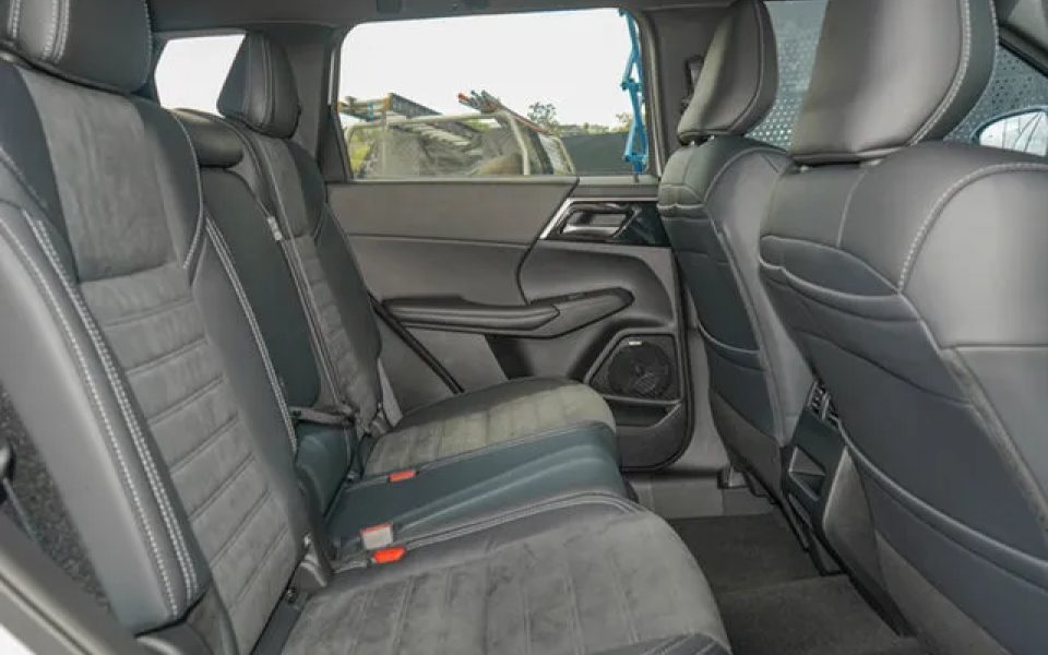 2026 Mitsubishi Outlander ZM MY26 Black Edition 2WD White Diamond 8 Speed Constant Variable Wagon