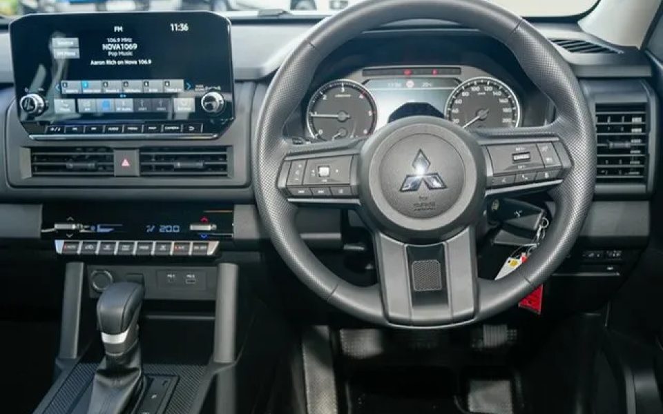 2026 Mitsubishi Triton MV MY26 GLX Pick-up Double Cab 4x2 White 6 Speed Sports Automatic Utility