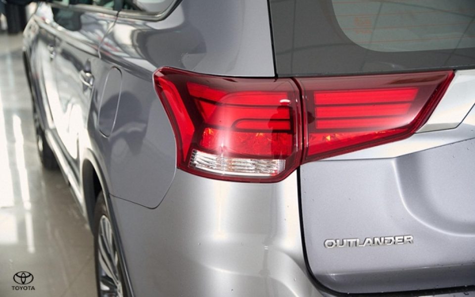 2019 Mitsubishi Outlander ES