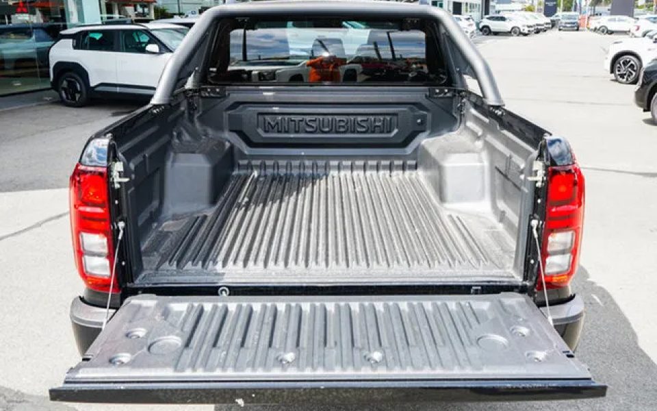 2026 Mitsubishi Triton MV MY26 Raider Pick-up Double Cab 4X4 Black Mica 6 Speed Sports Automatic