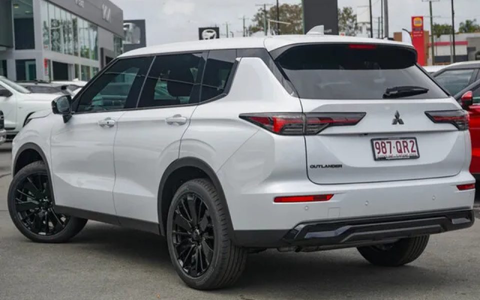2026 Mitsubishi Outlander ZM MY26 Black Edition 2WD White Diamond 8 Speed Constant Variable Wagon