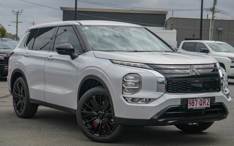 2026 Mitsubishi Outlander ZM MY26 Black Edition 2WD White Diamond 8 Speed Constant Variable Wagon