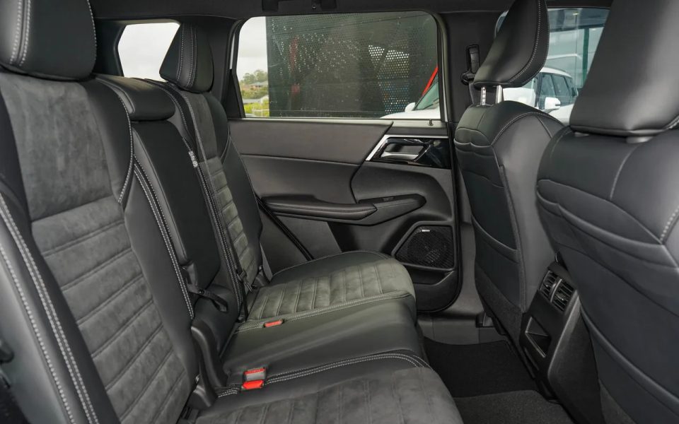 2026 Mitsubishi Outlander ZM MY26 Black Edition 2WD White Diamond 8 Speed Constant Variable Wagon
