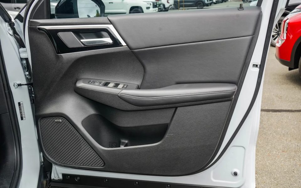 2026 Mitsubishi Outlander ZM MY26 Black Edition 2WD White Diamond 8 Speed Constant Variable Wagon