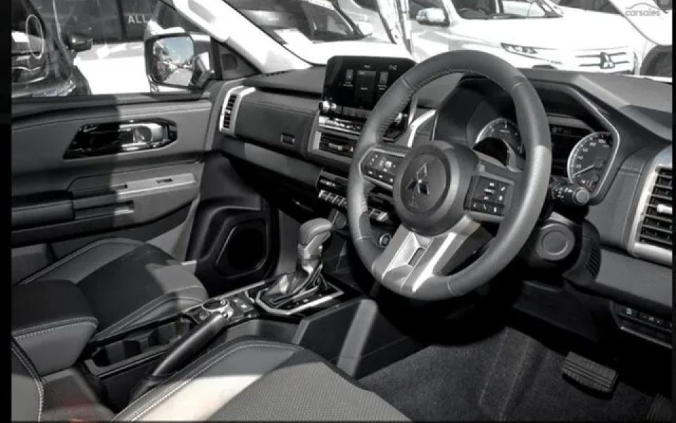 2026 Mitsubishi Triton MV MY26 GLS Pick-up Double Cab 4x4 White Diamond 6 Speed Sports Automatic