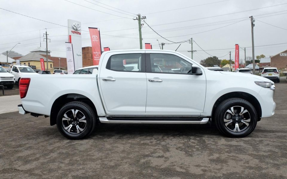 2023 MAZDA BT-50 XTR