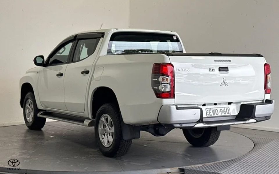 2022 Mitsubishi Triton GLX+