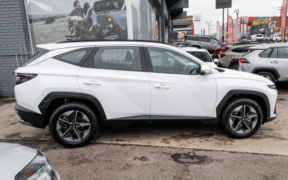 2025 Hyundai TUCSON Base