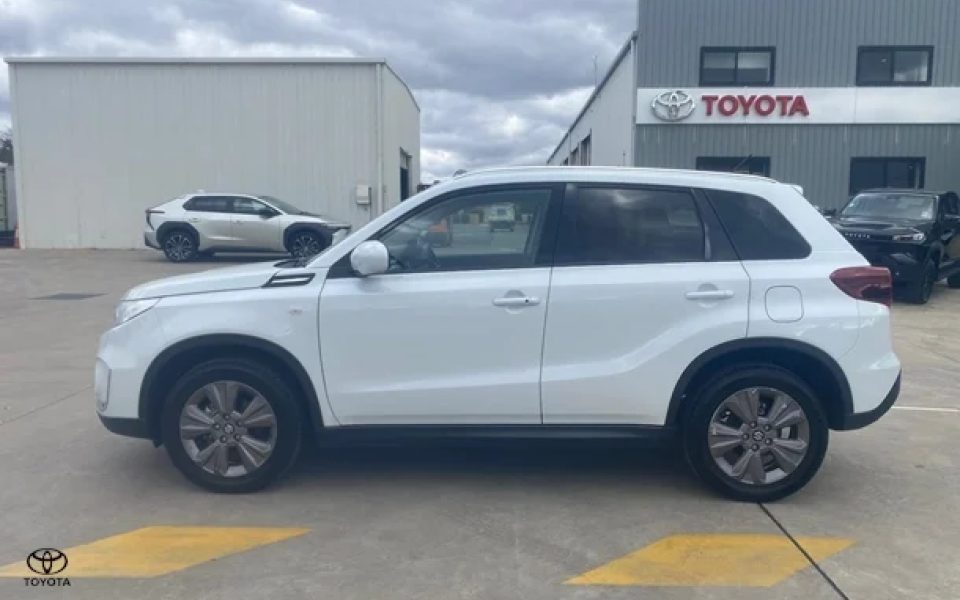 2022 Suzuki Vitara Base