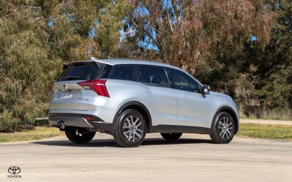2025 Mahindra XUV700 AX7L