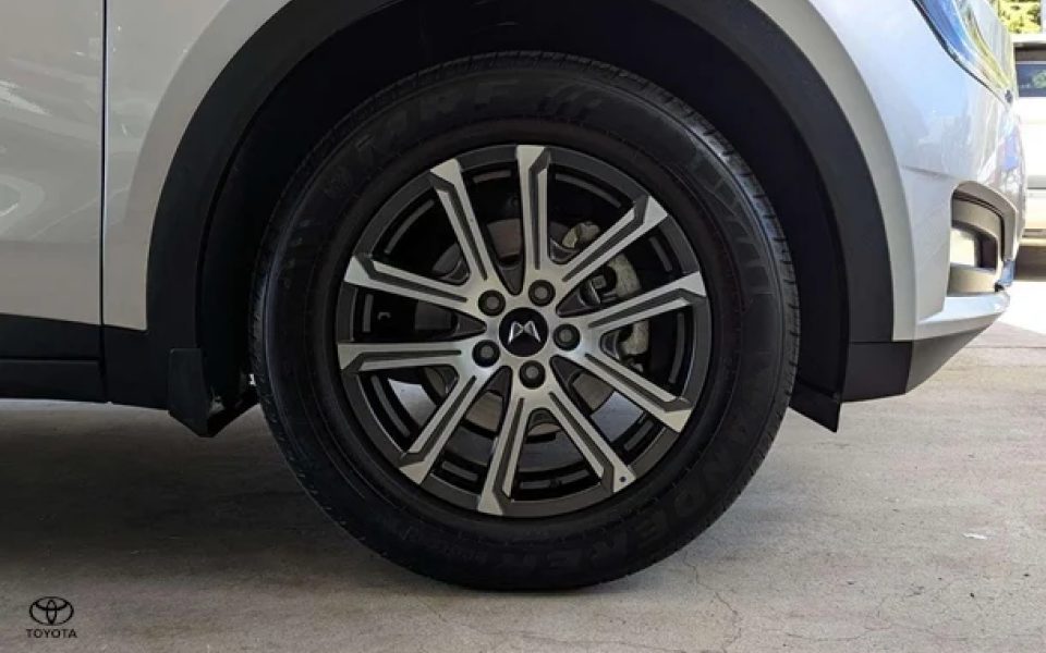 2025 Mahindra XUV700 AX7L