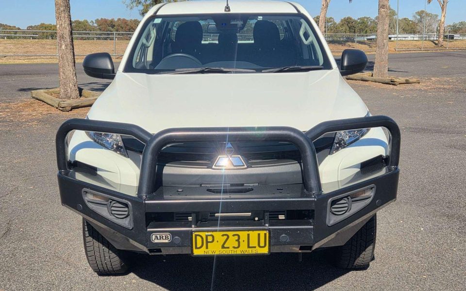 2023 Mitsubishi Triton GLX