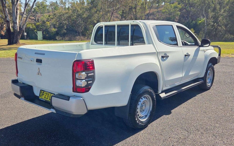 2023 Mitsubishi Triton GLX