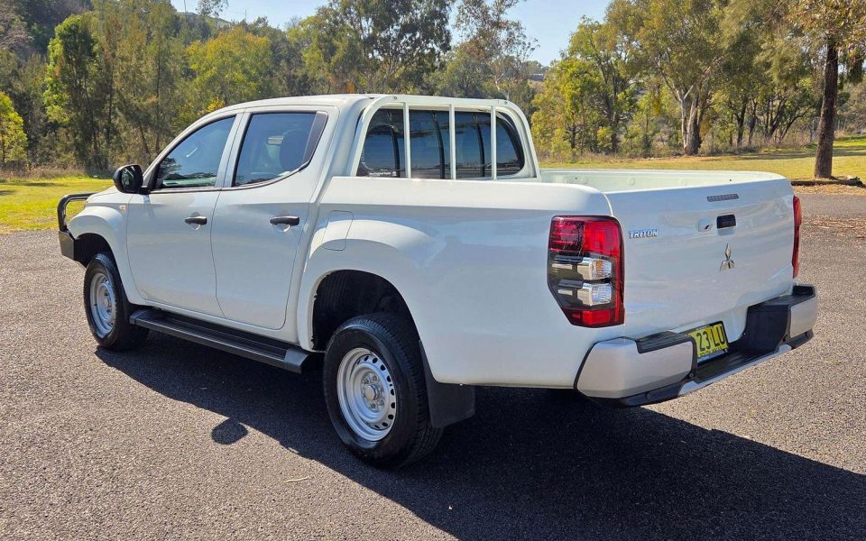 2023 Mitsubishi Triton GLX