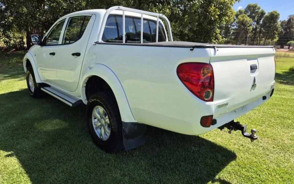 2015 Mitsubishi Triton GLX