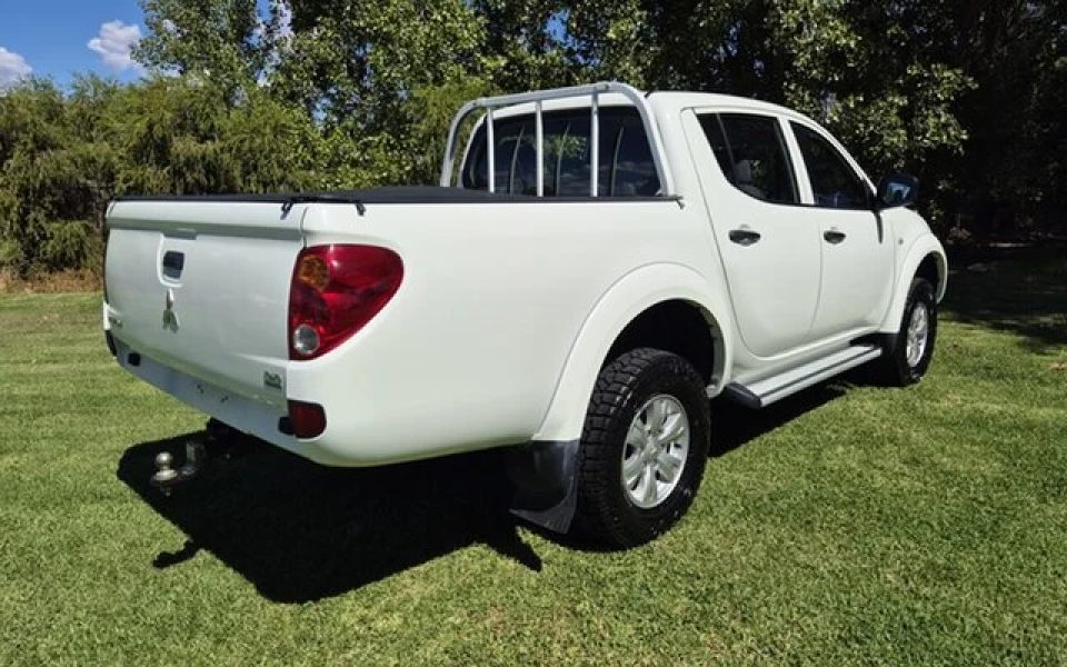2015 Mitsubishi Triton GLX
