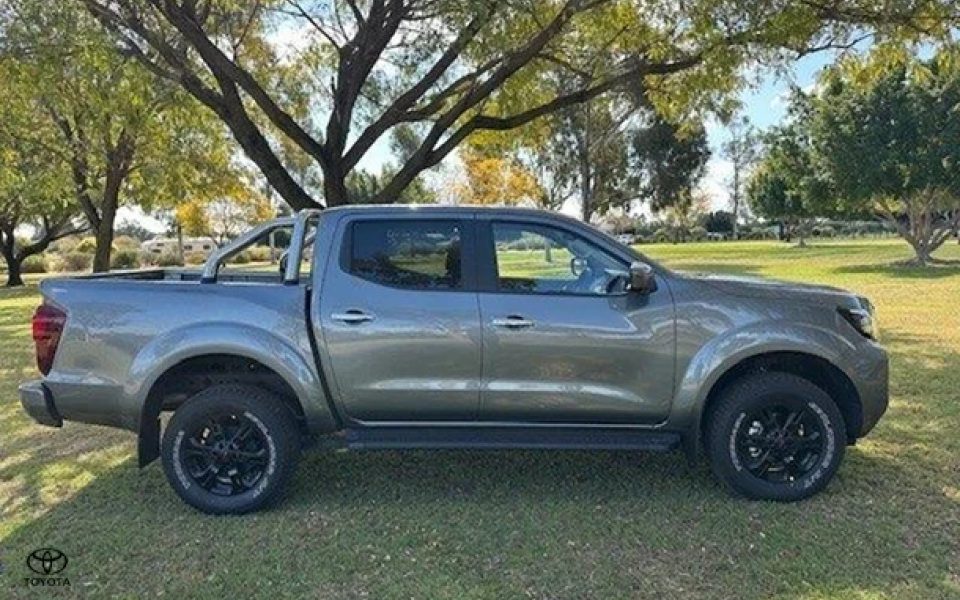 2024 Nissan Navara ST