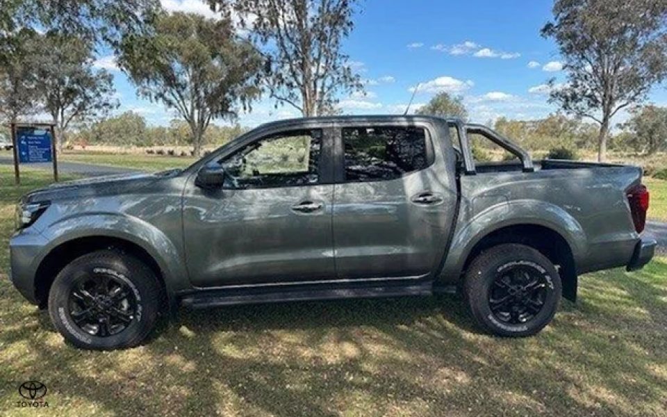 2024 Nissan Navara ST
