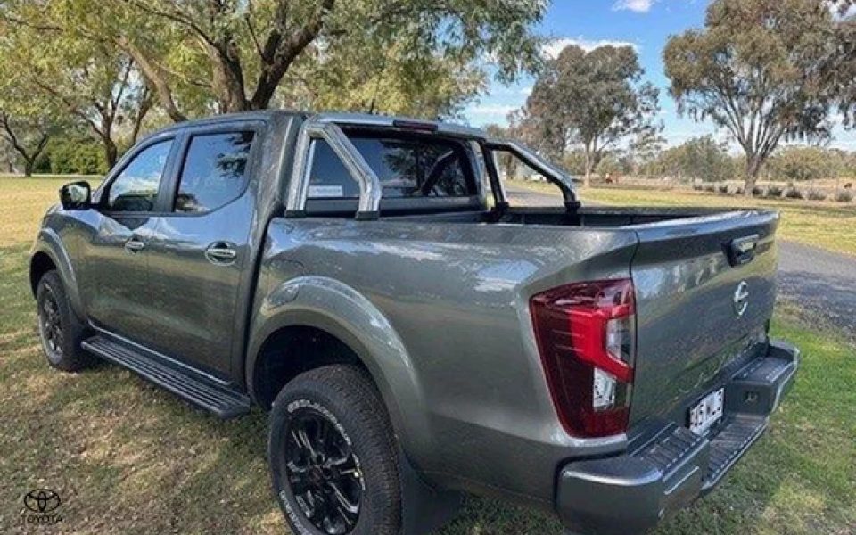2024 Nissan Navara ST