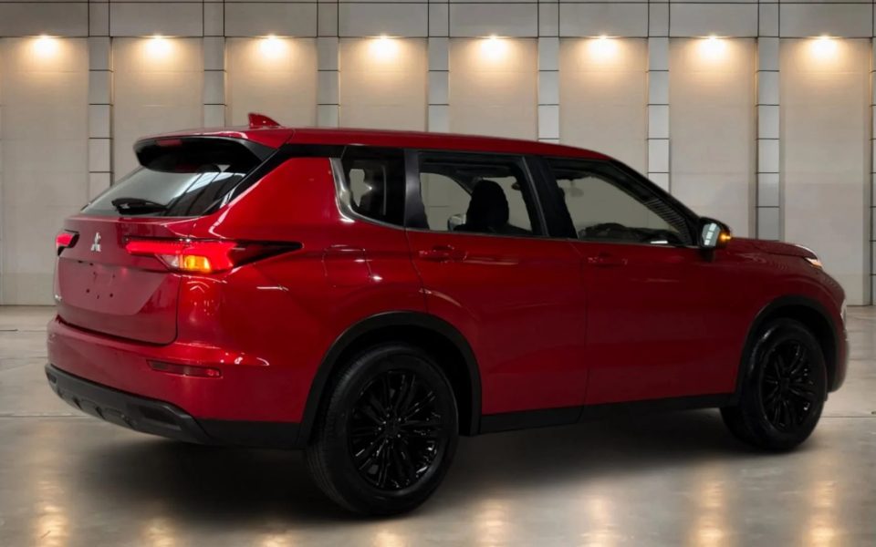 2024 Mitsubishi Outlander ES