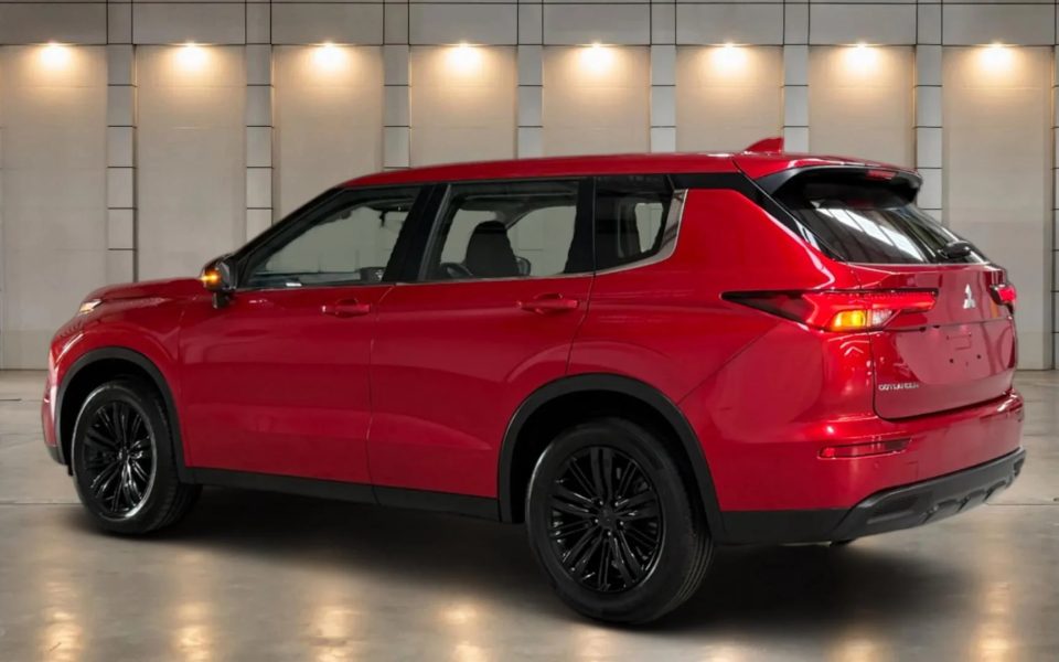 2024 Mitsubishi Outlander ES